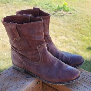 Frye Anna Shortie Cognac 9.5